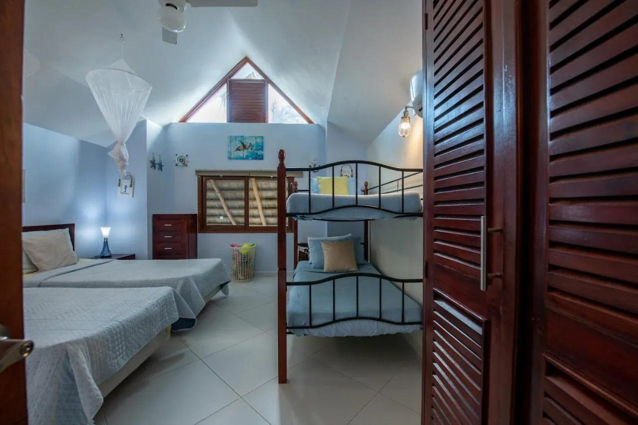 Villa Clarissa V, Walk To Beach!ラス・テレナス