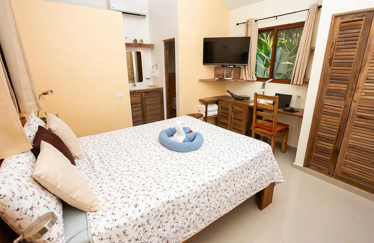 لاس تاريناس Villa Clarissa V, Walk To Beach!